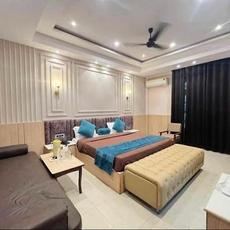 Hotel Shane Avadh , Ayodhya Экстерьер фото